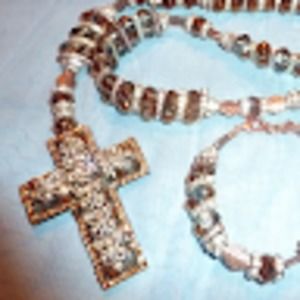 Meet your Posher, Santos reyes